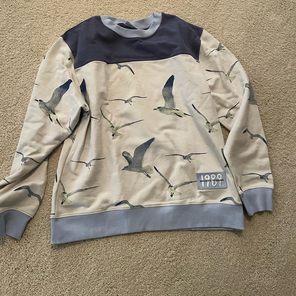 Official Taylor Swift seagull sweatshirt size M.